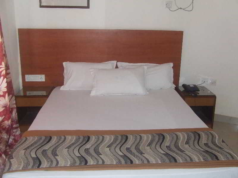 Hotel Brisa Marina Caranzalem Exterior foto